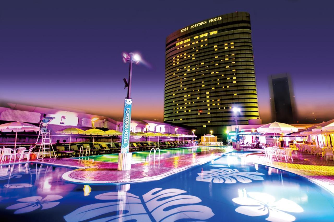 Kobe Portopia Hotel Esterno foto The pool at the MGM Grand Hotel