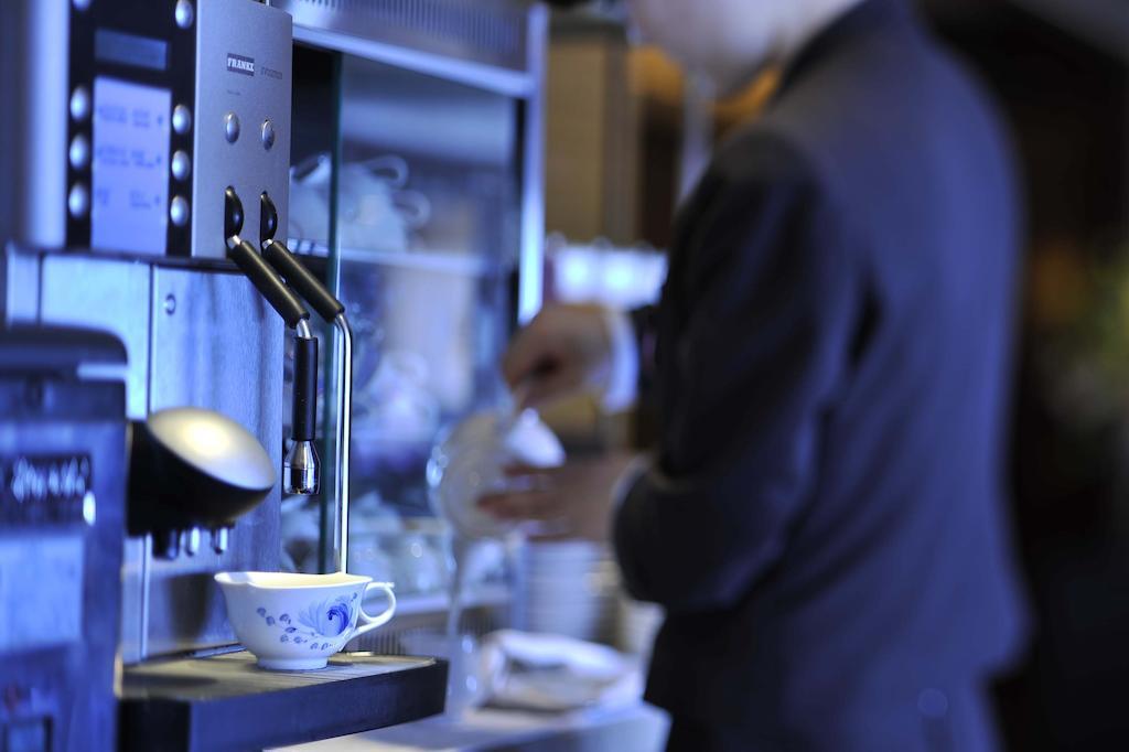 Kobe Portopia Hotel Esterno foto A coffee machine